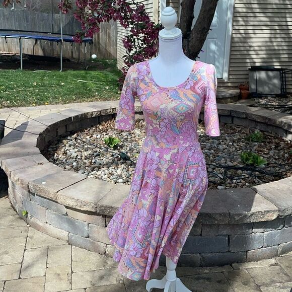 ✨LuLaRoe Pastel Aztec Floral Print Nicole Dress - Picture 1 of 6